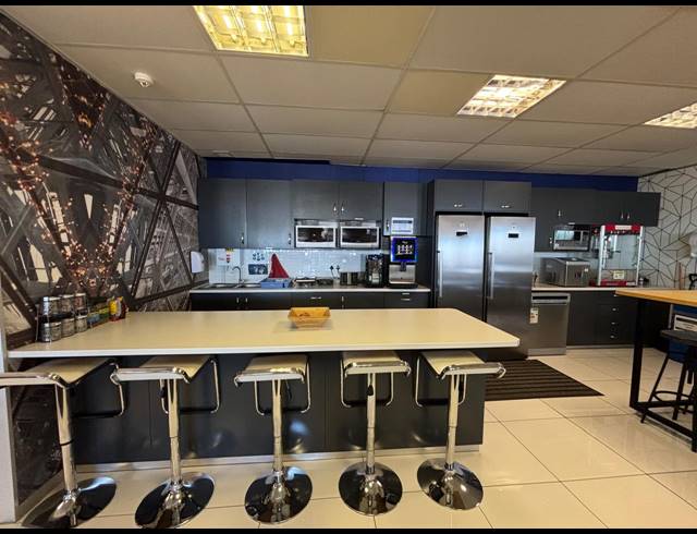 1,429M² OFFICE TO LET IN TYGER VALLEY